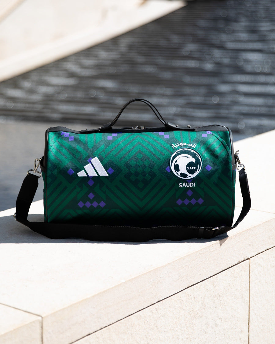 Le sac fait du maillot de l'Arabie saoudite, de trois quarts