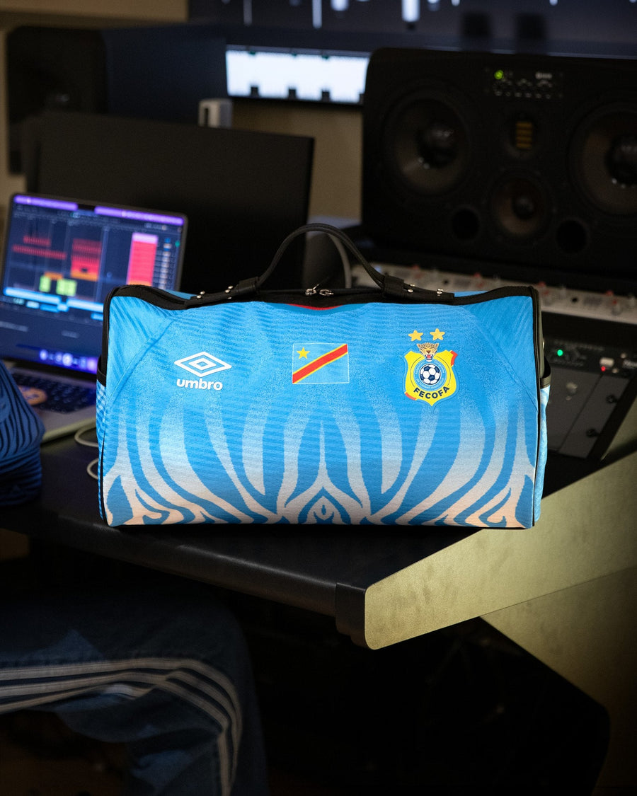 Le sac du Congo de Youssoupha dans son studio d'enregistrement