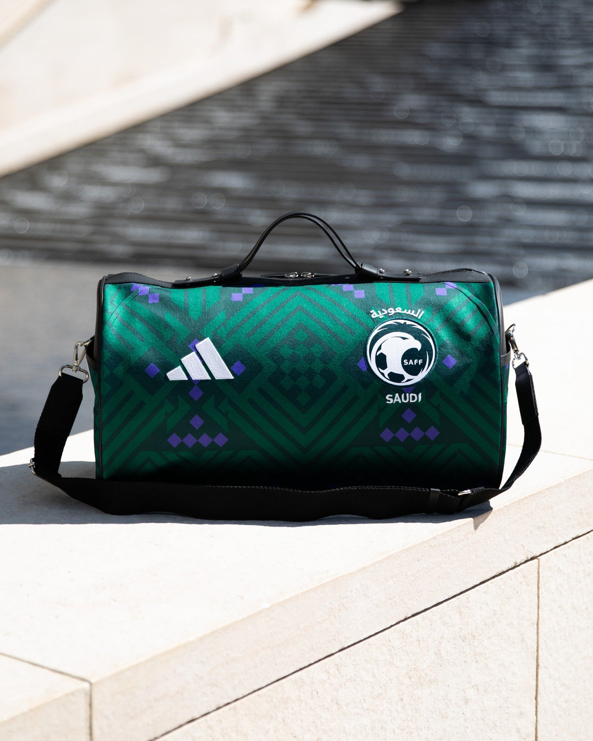 Le sac fait du maillot de l'Arabie saoudite, de trois quarts